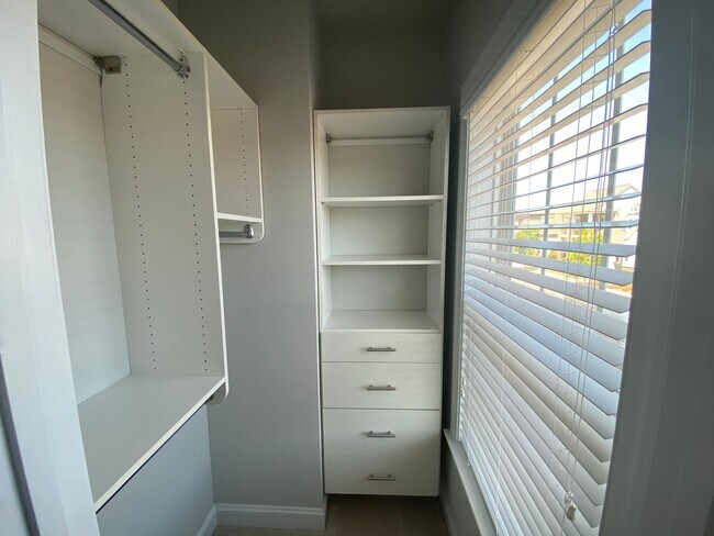 Building Photo - Stunning move in ready home located in the...