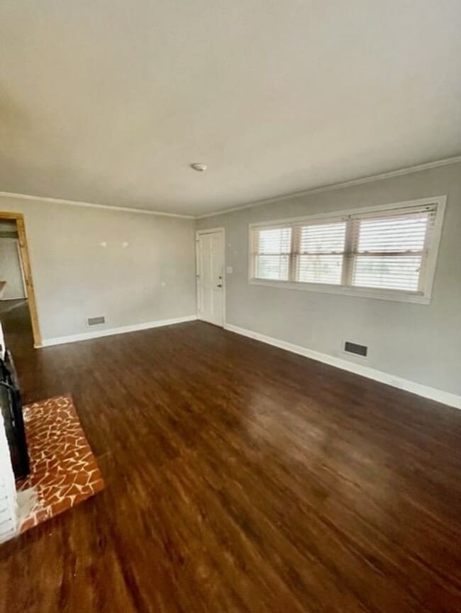 Building Photo - Welcome to this adorable 3-bed, 2-bath brick ranch, nestled in the heart of Gastonia, NC