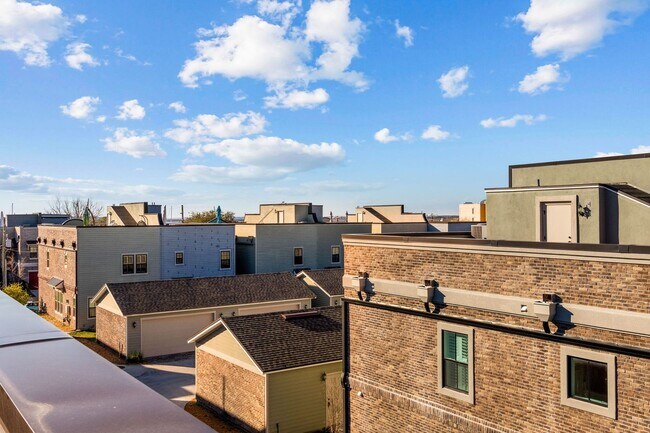 Building Photo - 247 Beech St