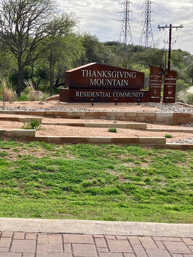 Building Photo - 2203 25th St