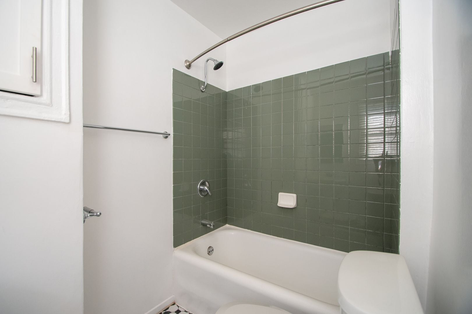 Building Photo - 5212 Fountain Ave