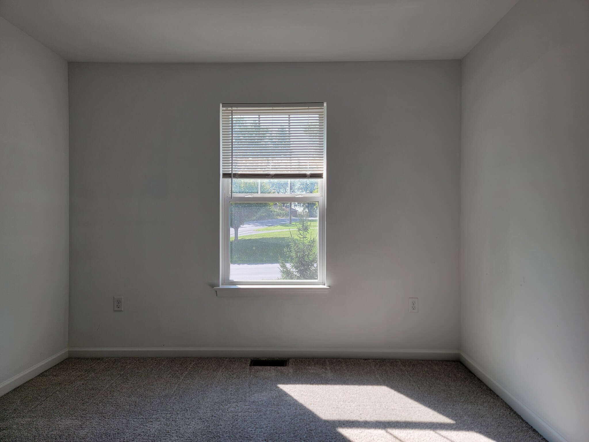 Building Photo - 10 Glenbrook Ct