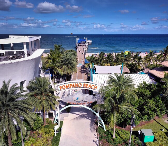 Building Photo - 3010 N Course Dr