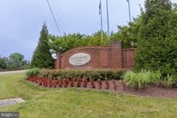 Building Photo - 305 Lewisburg Ln