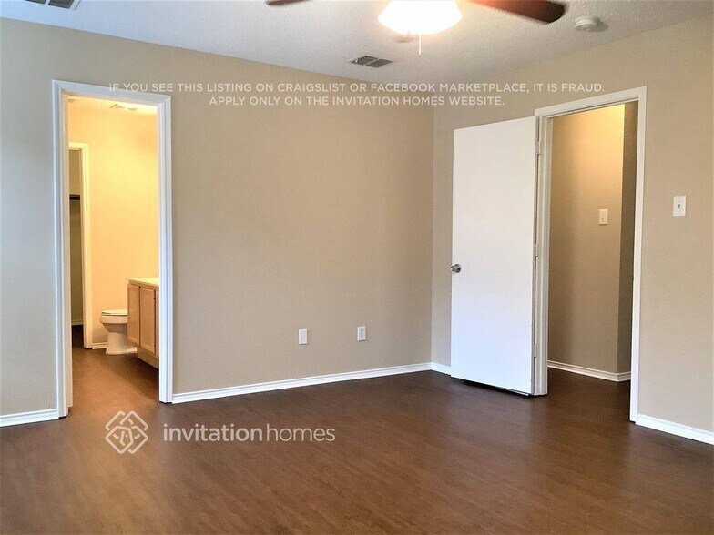 Building Photo - 2912 Barberini Dr