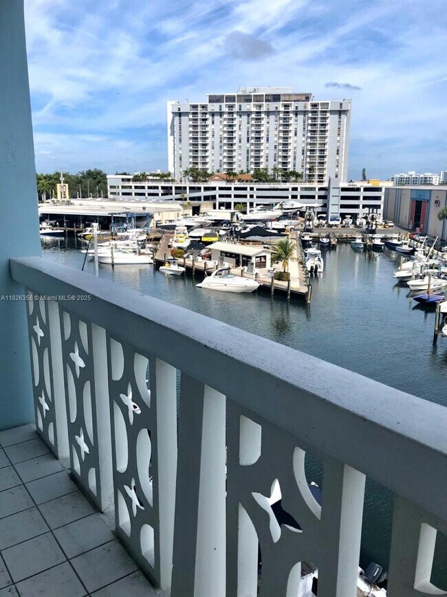 Building Photo - 13155 Ixora Ct