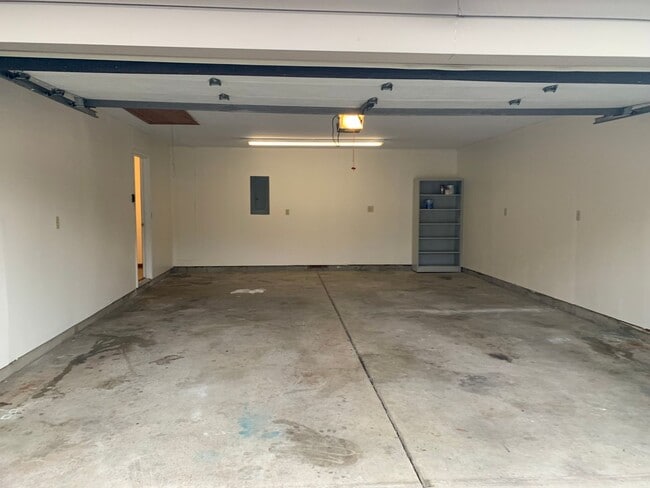 Building Photo - Three Bedroom Split-Level near Easton   **WESTERVILLE SCHOOLS**