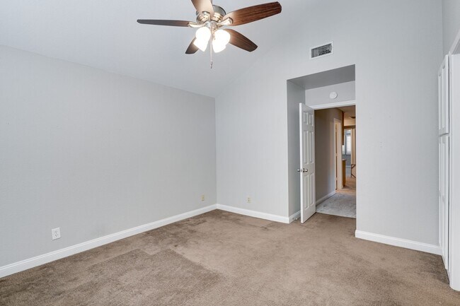 Building Photo - Luxury Meets Comfort in This Beautiful 4-Bedroom Retreat