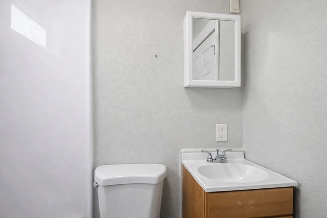 Building Photo - 1343 Edgemont Ave