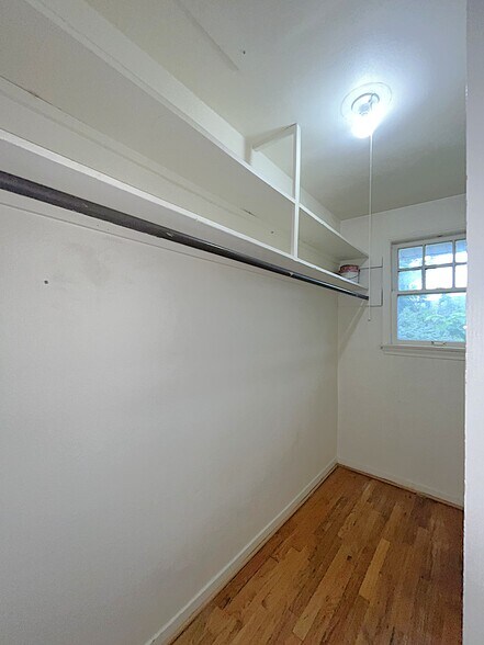 Building Photo - 1200 Yale Ave