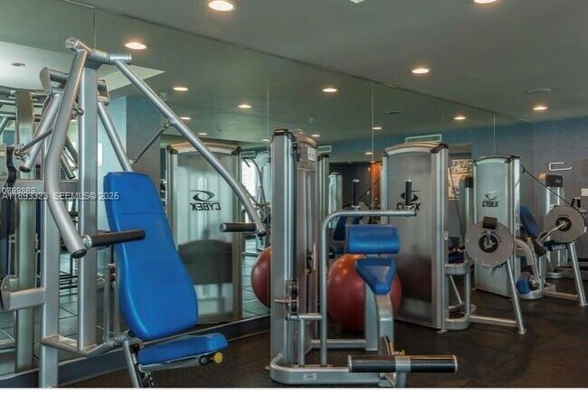 Building Photo - 7900 Harbor Island Dr