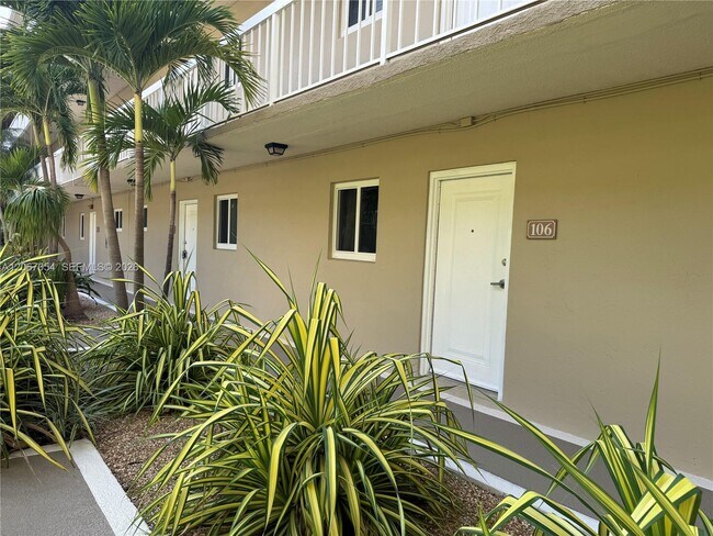 Building Photo - 7703 Camino Real