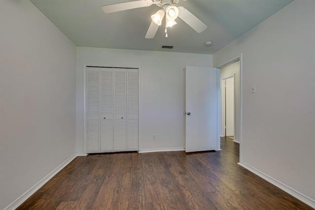 Building Photo - 3719 Crestpark Dr