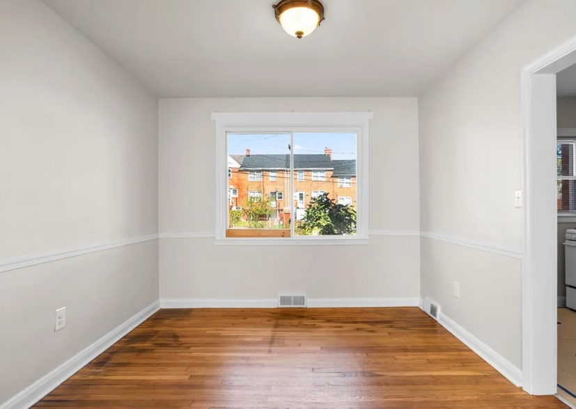 Building Photo - 1420 Cedarcroft Rd