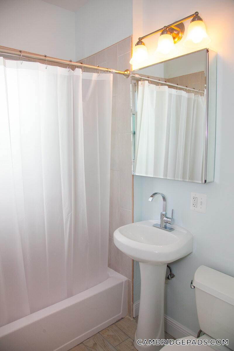 Building Photo - 376 Prospect St