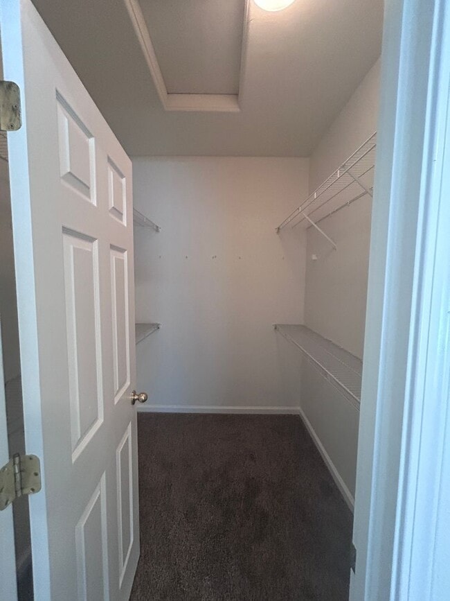 Building Photo - 3 bedroom 2 bath in Lemoore with SOLAR!