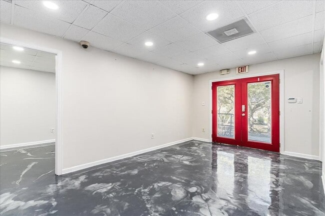 Building Photo - 2505 Pace Bend Rd S