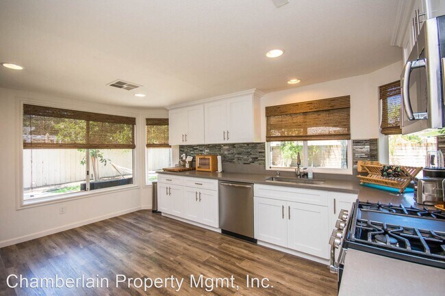 Building Photo - 4 br, 2.5 bath House - 1837 Paseo Del Lago...