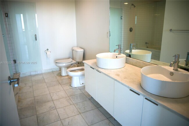 Building Photo - 888 Biscayne Blvd