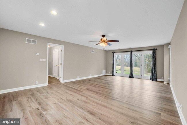 Building Photo - 3839 Blenheim Rd