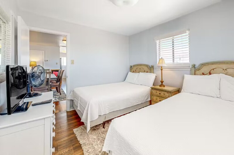 Building Photo - 5994 Beach Blvd