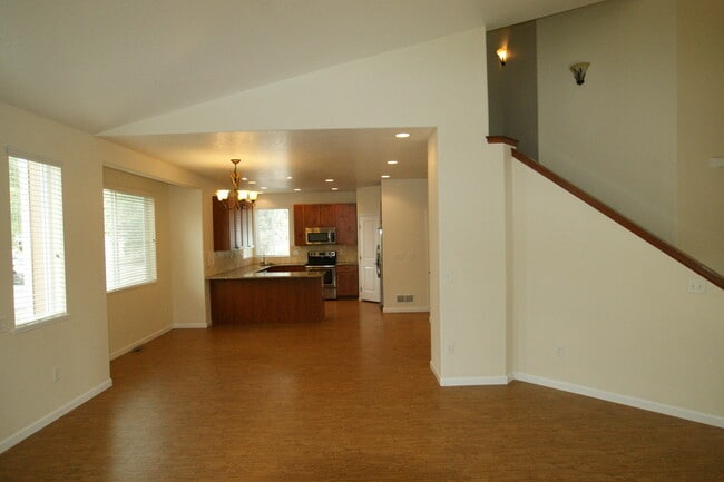 Building Photo - 426 Saint Ida Cir