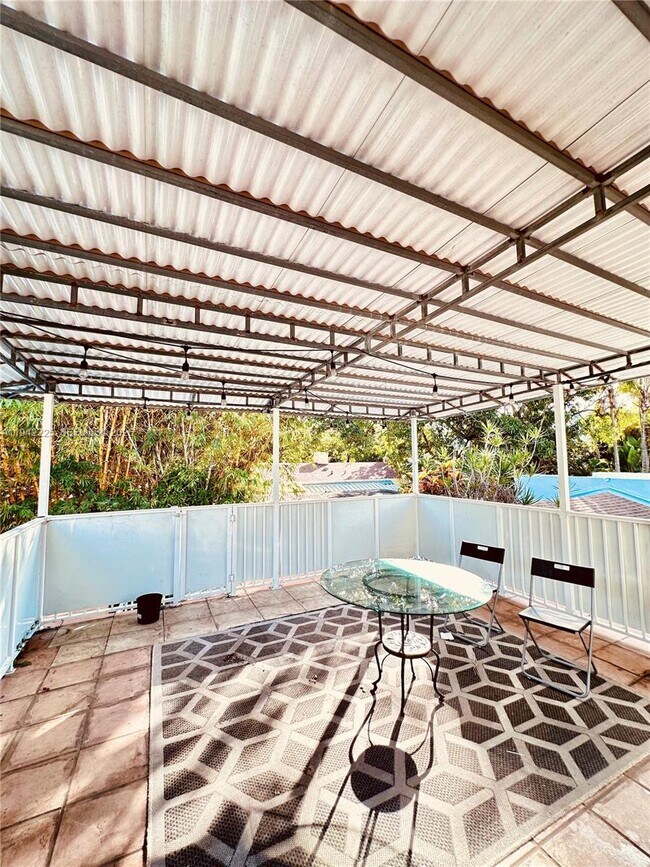 Building Photo - 1180 SW 22nd Terrace