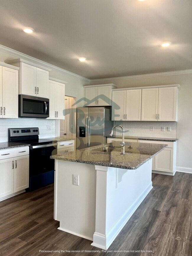 Building Photo - 146 Creekview Rd