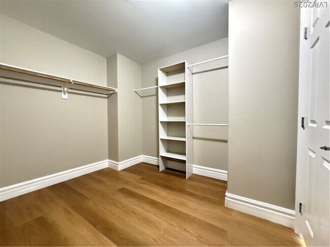 Building Photo - 9731 Valmeyer Ave