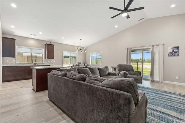 Building Photo - 655 Catala Wy