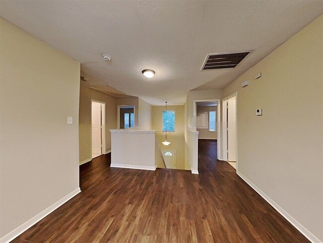 Building Photo - 4135 President's Dr S