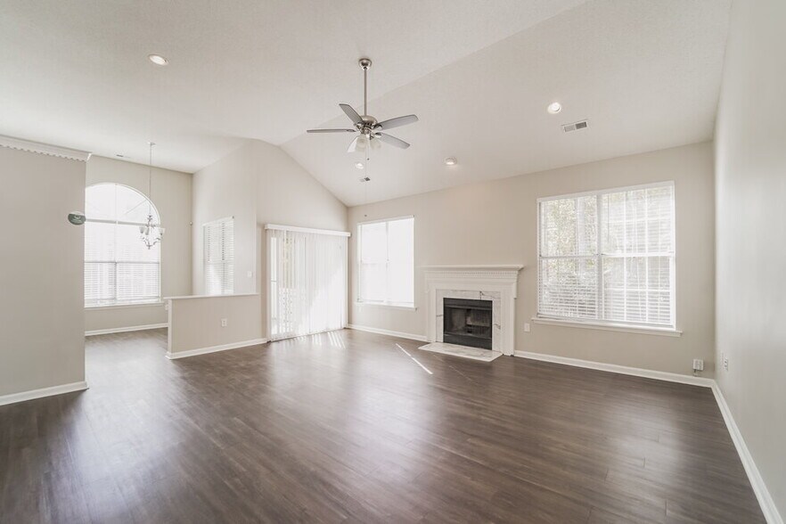 Building Photo - 7437 Reedy Creek Rd