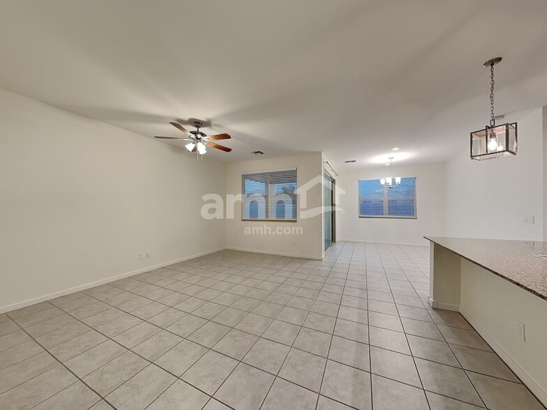 Building Photo - 701 W Micanopy Trl.