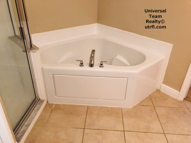 Building Photo - 13661 Julias Way