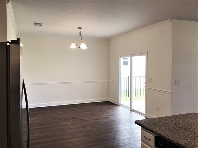 Building Photo - 3066 Creek Village Ln