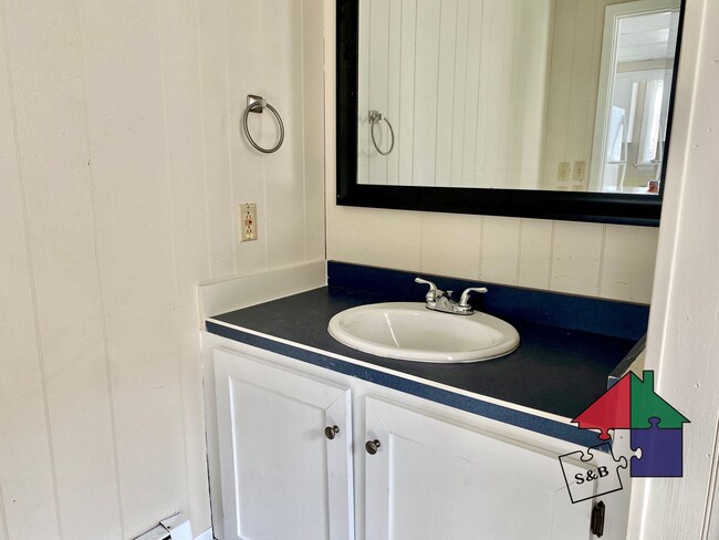 Building Photo - 63 Brook St