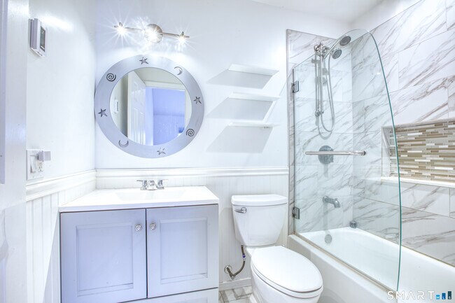 Building Photo - 51 Old Kings Hwy