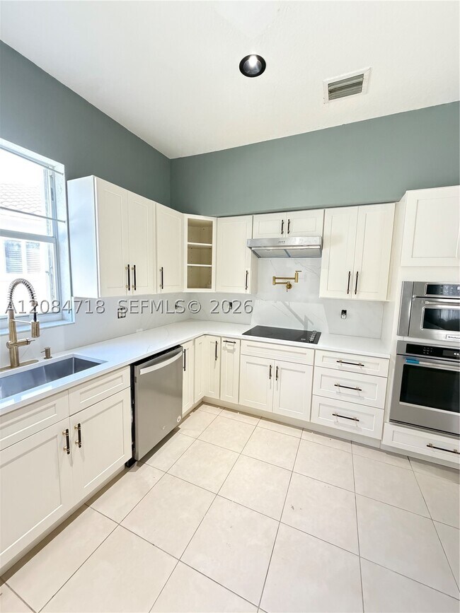 Building Photo - 14044 SW 54th St