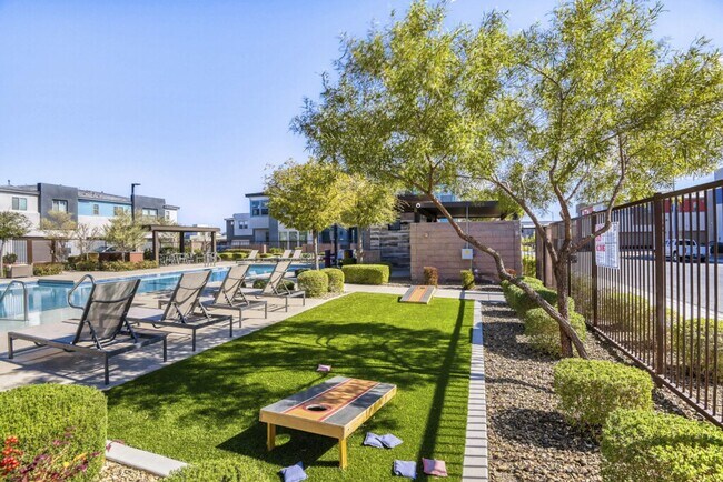 Building Photo - Stylish 2-Bedroom Townhome in Southwest Las Vegas