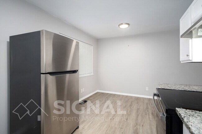 Building Photo - 5114 Beacon Dr