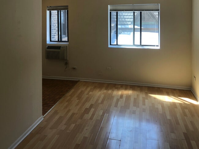 Building Photo - 1430 N Dearborn St