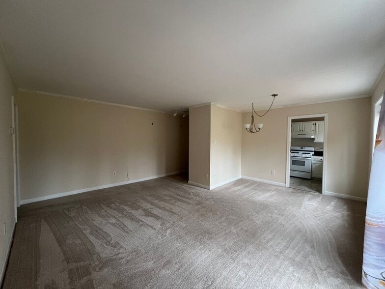 Building Photo - 10600 Kenilworth Ave