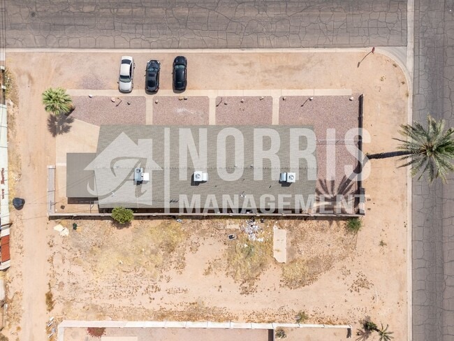 Building Photo - Convenient, Beautifully Updated Space Available Now!