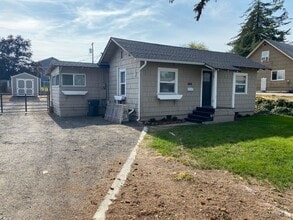 Building Photo - Gem Located In Central Selah; Spacious 2-Bedroom Retreat with Private Yard & Lots Of Storage!