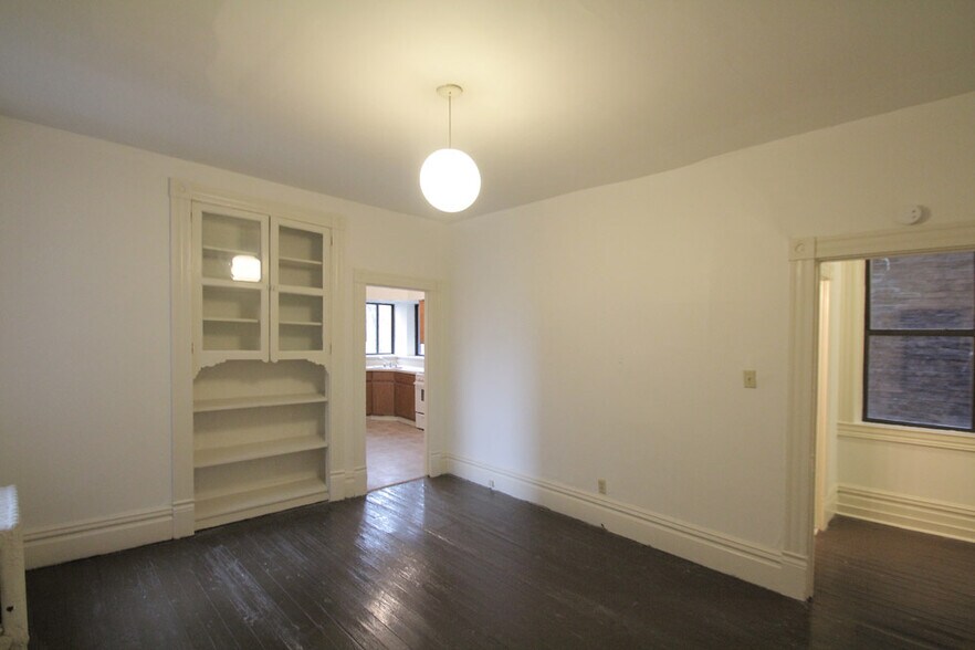 Building Photo - 405 Peebles St