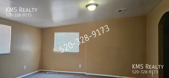 Building Photo - 3536 E Blacklidge Dr