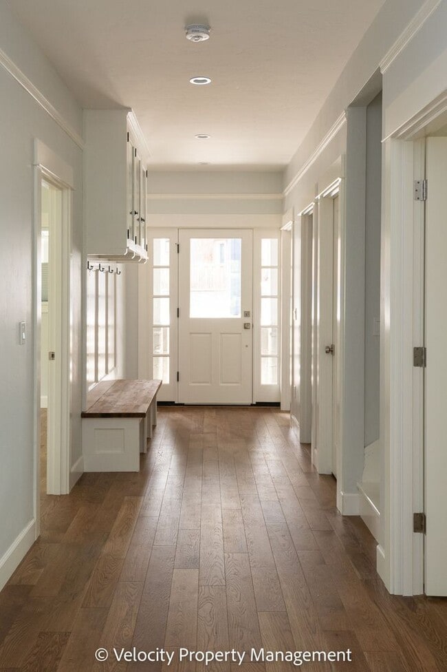 Building Photo - Beautiful Home Across the Street from Drake Park!