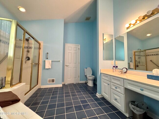 Building Photo - 105 Golf View Dr