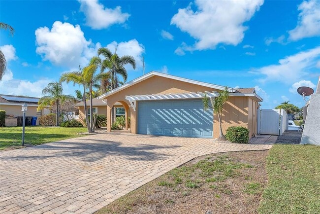 Building Photo - 1012 Spindle Palm Way