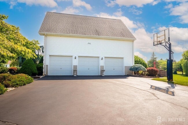 Building Photo - 19 Meadowlark Dr